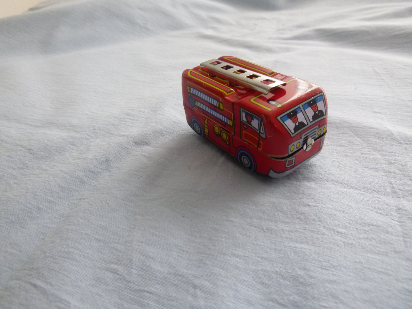 Aufziehfiguren bunte Mäuse, Frosch, Zebra, Feuerwehr und Lokomotive