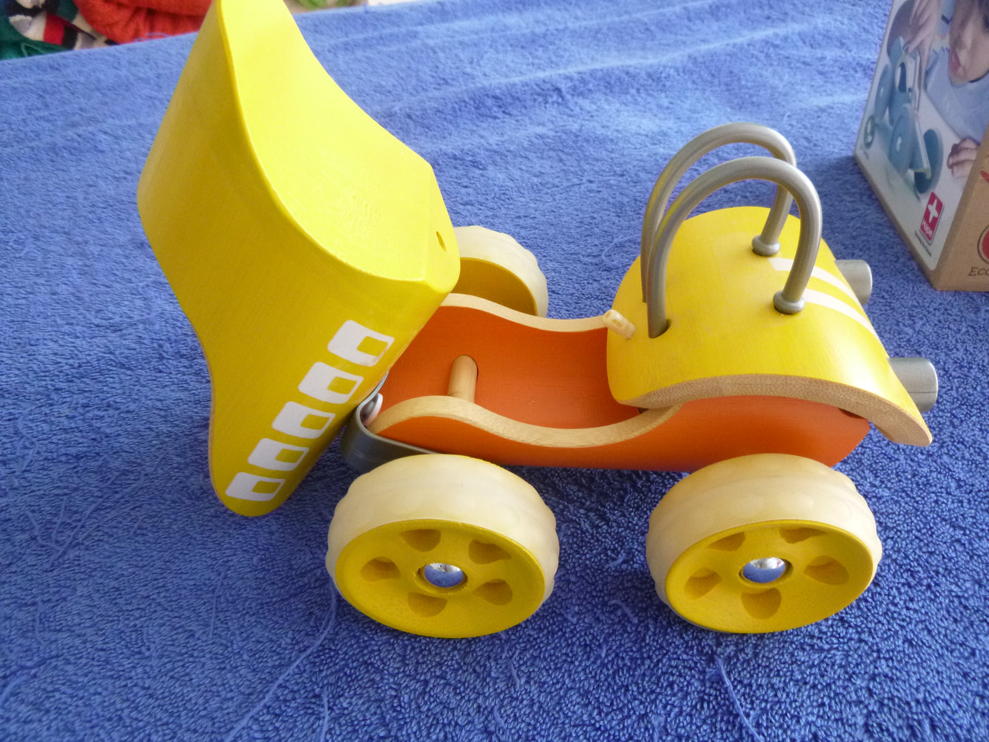 gelber Bambus-Truck, Flotte Flitzer mit Metallachsen