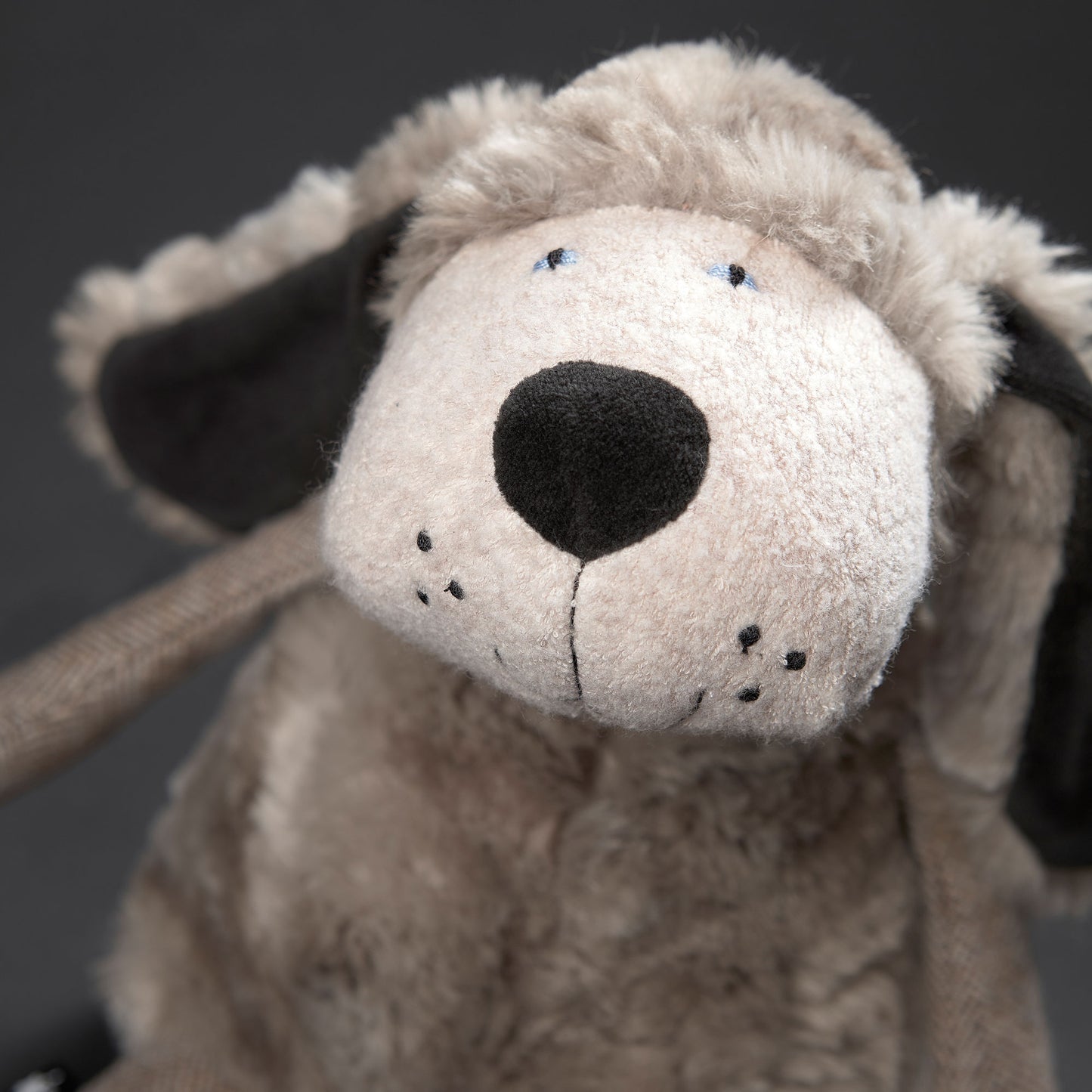 Plump Plumper ein kuschelweicher Hund mit schägen Charakter aus Beasts Town