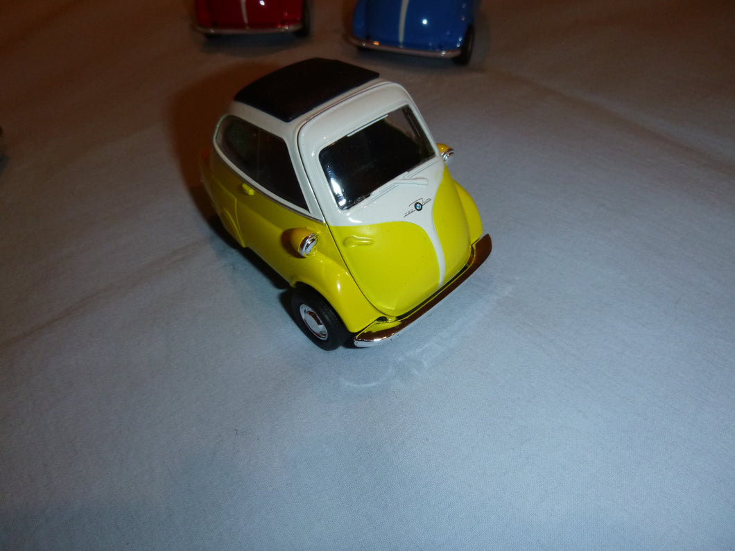 Spielzeug Autos BMW- Isetta 1: 24 4 verschiedenen Farben