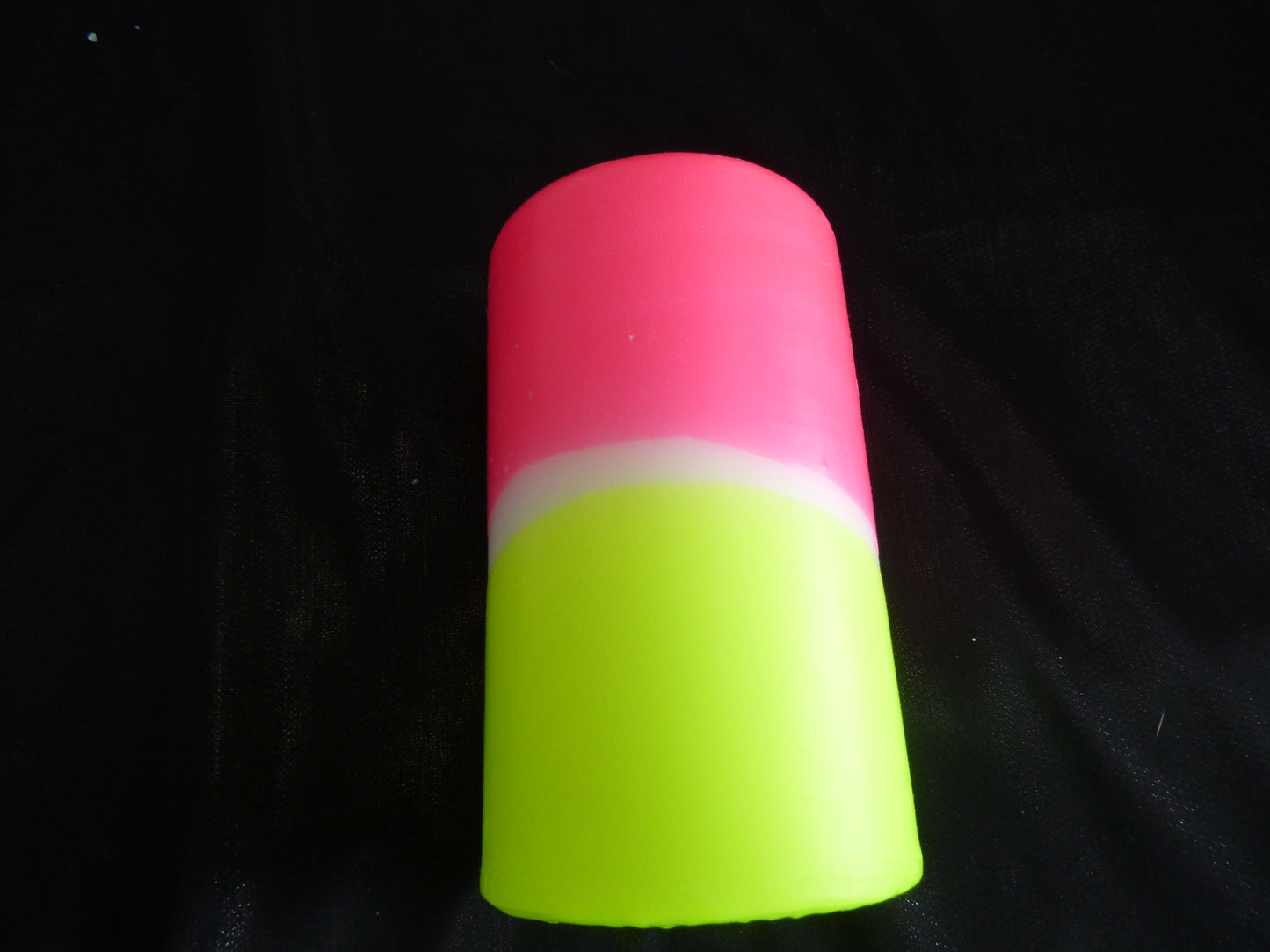 Stumpenkerze Sunny Day in Neonlook von PinkStories