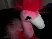 Lade das Bild in den Galerie-Viewer, Chantal, der rosa Flamingo

